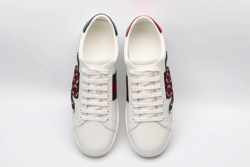 Gvc*1 ace embroidered low-top sneaker white with snake