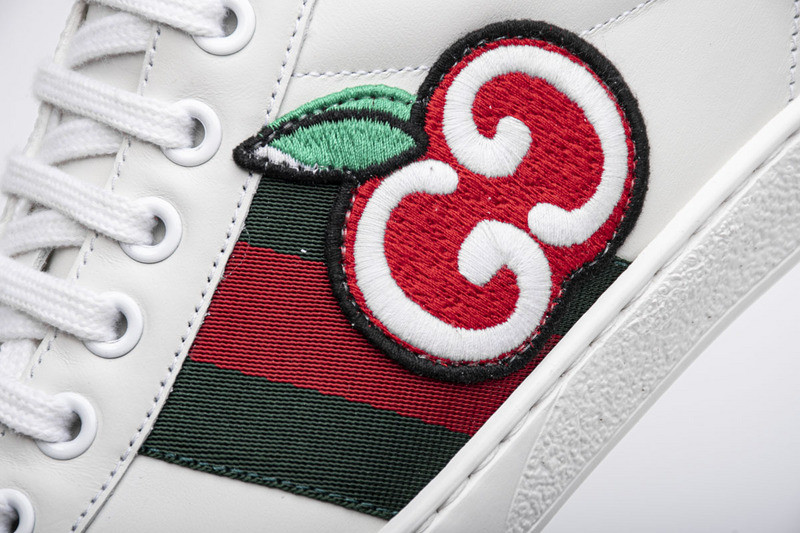 Gvc*1 low-top sneaker white with apple