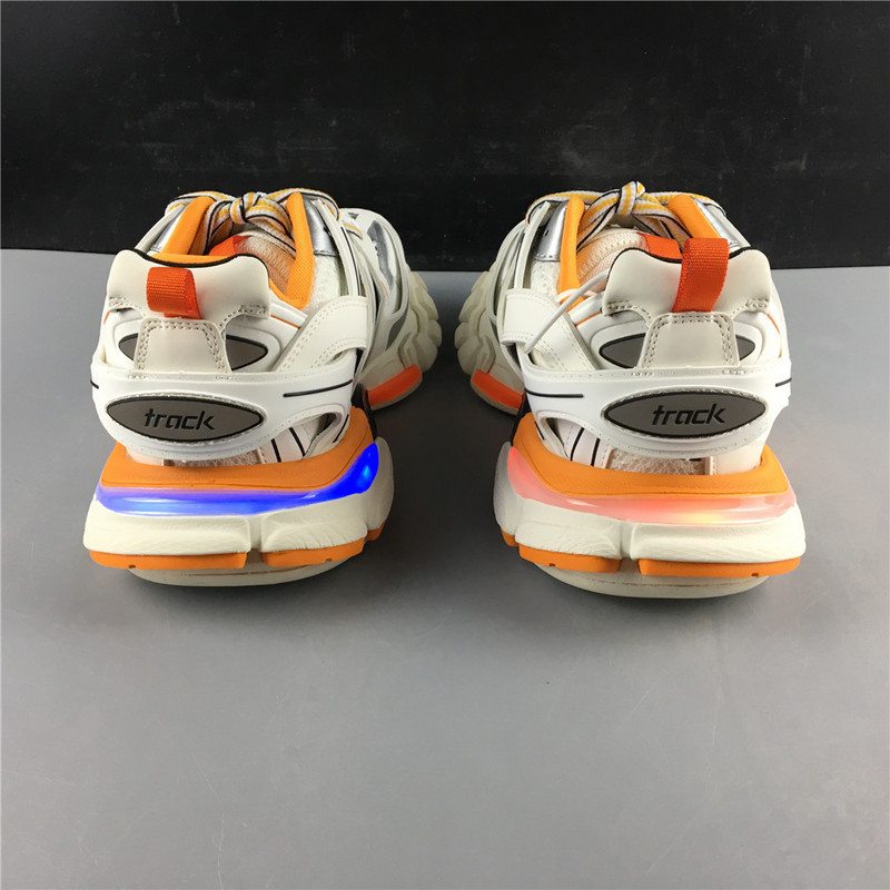 Ba1en*iaga 3.0 track trainer orange white with led