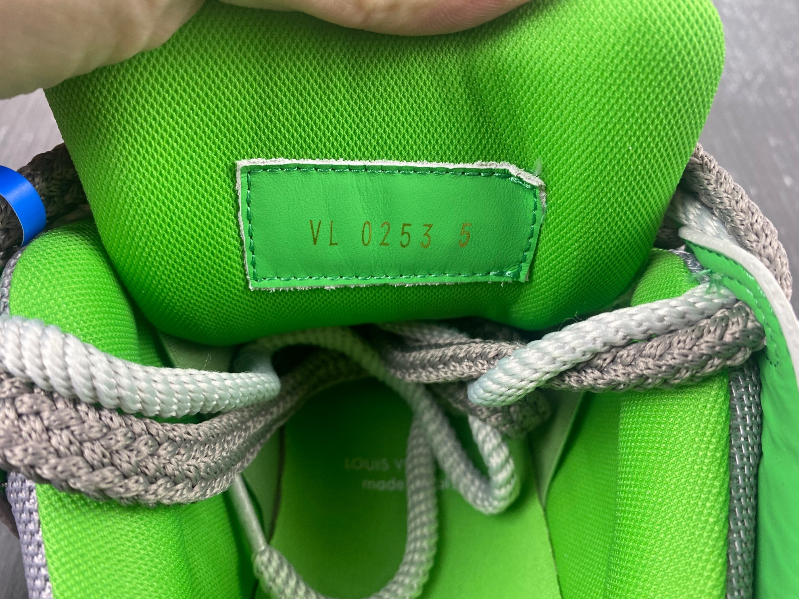 lwe sneaker