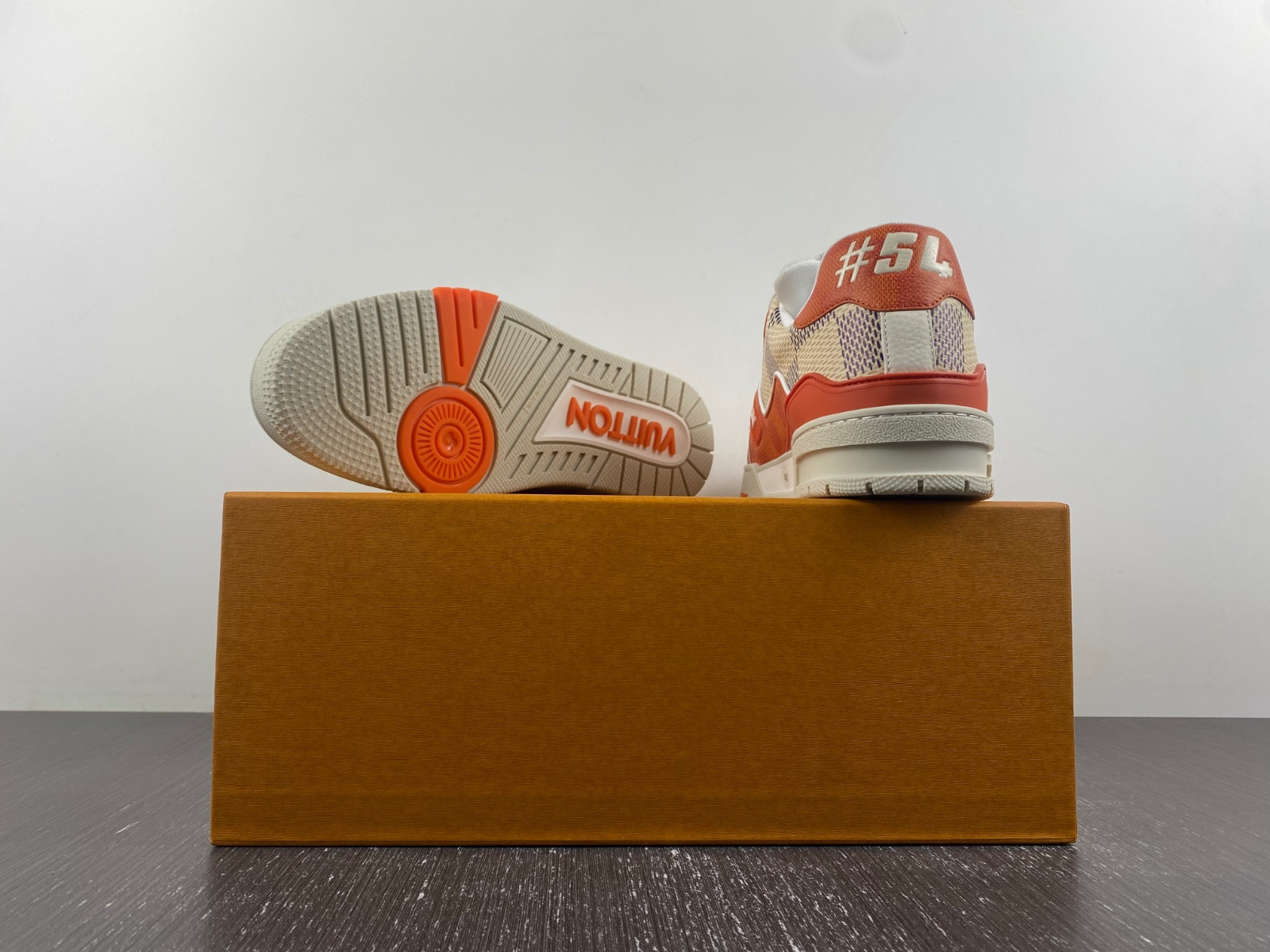lwe sneaker
