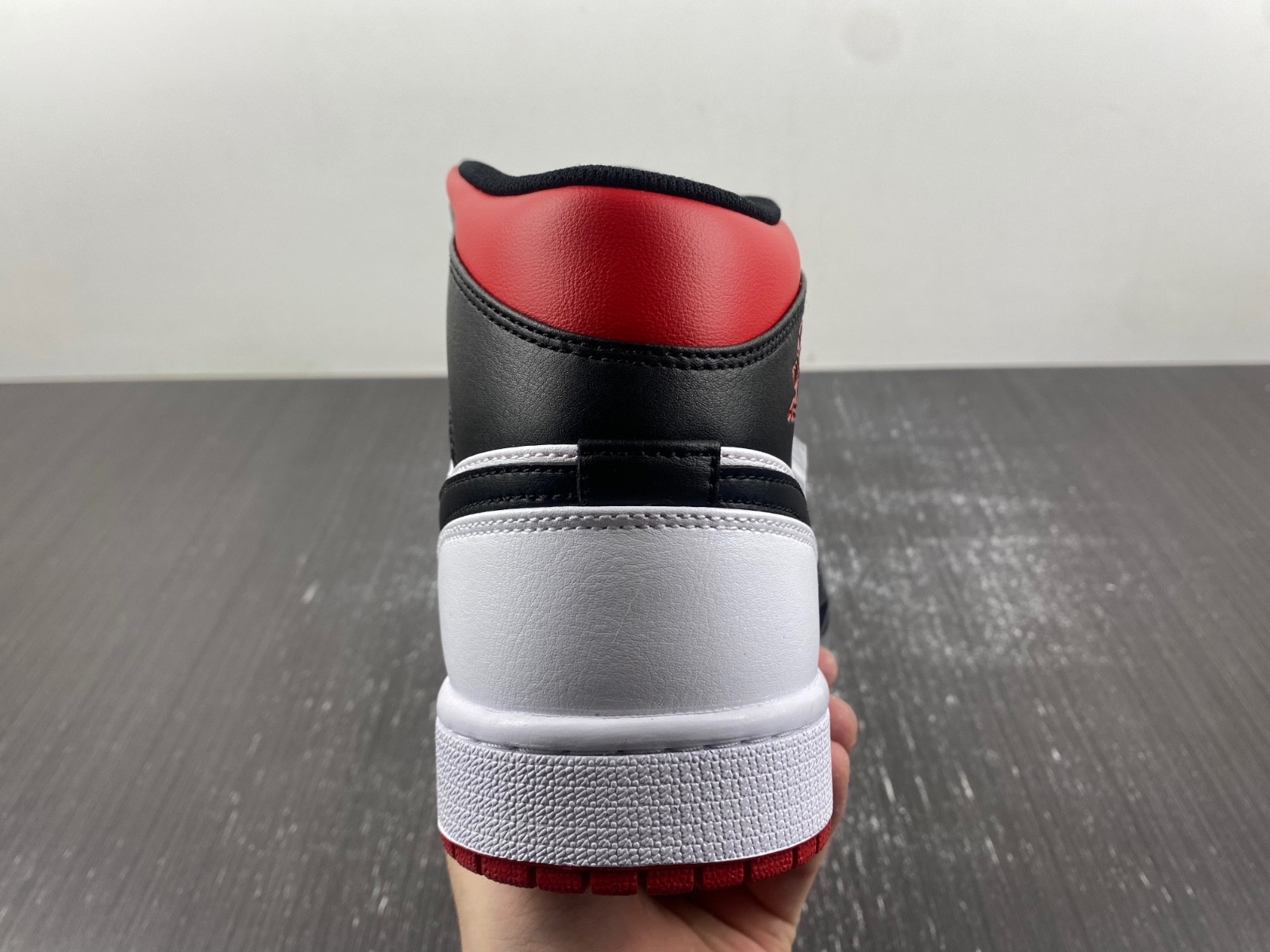 air jordan 1 mid 