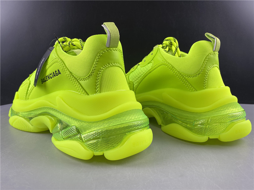 Ba*len*cia*ga triple s