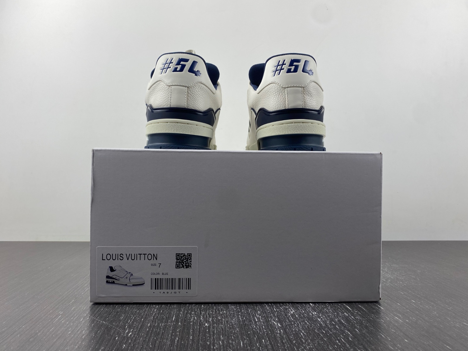 lwe sneaker