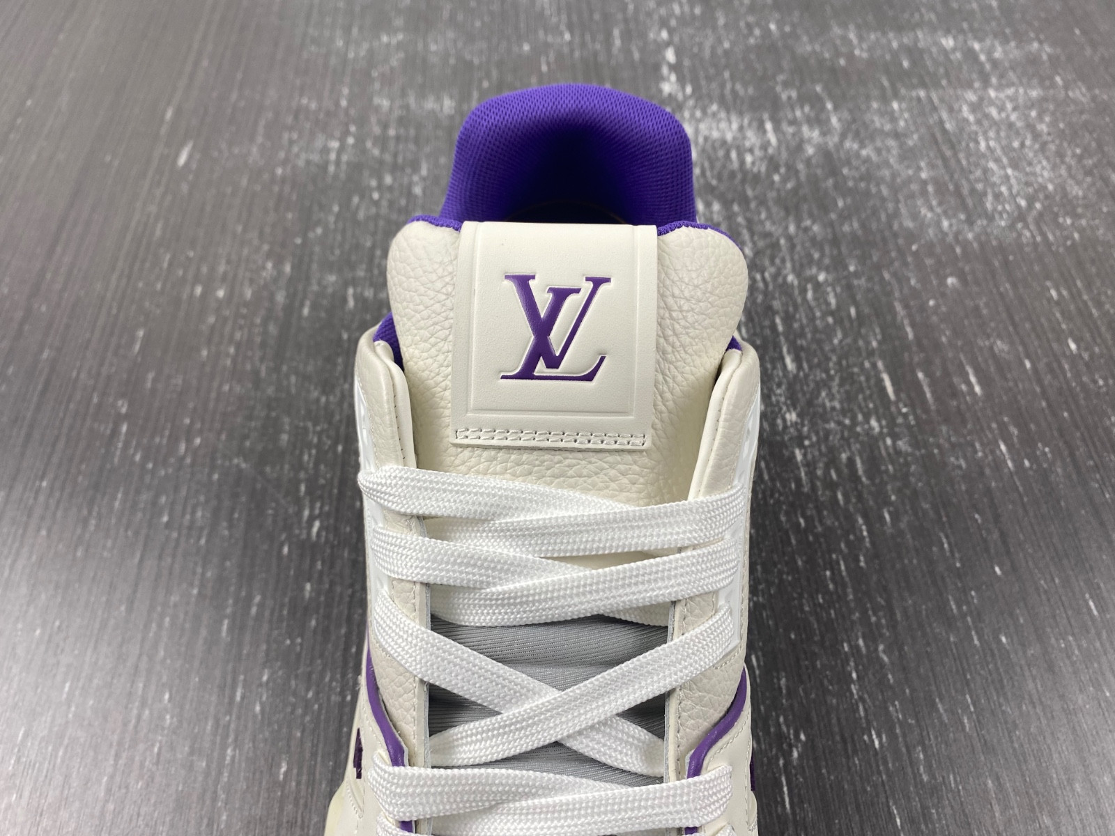 lwe sneaker