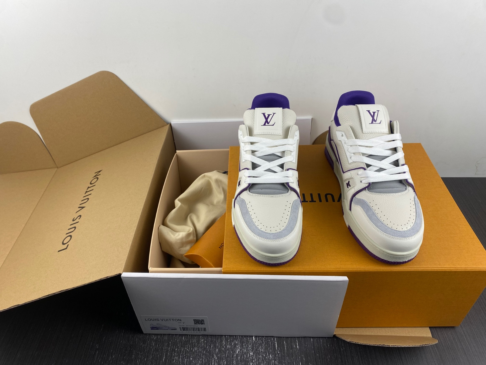 lwe sneaker