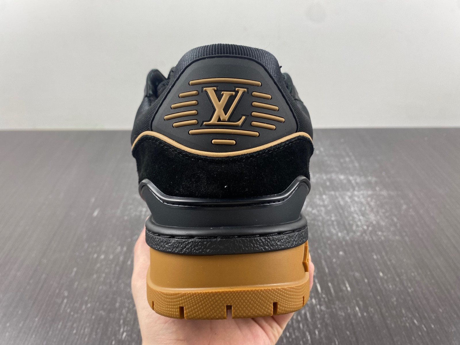 lwe sneaker