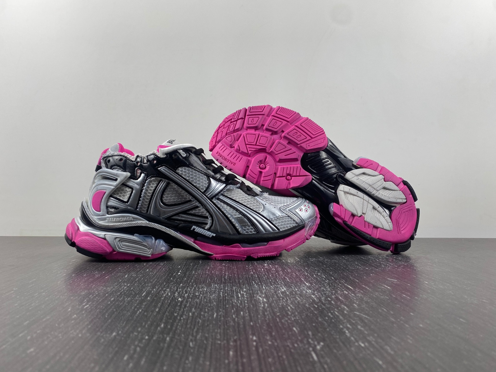 Ba*len*cia*ga 7.0 runner sneaker