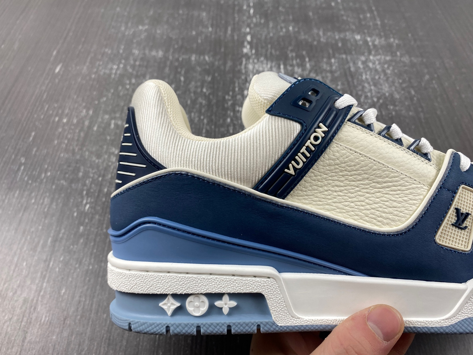 lwe sneaker