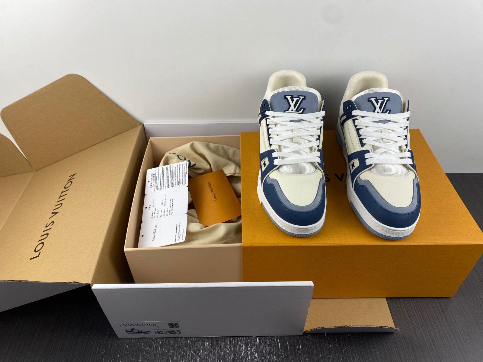 lwe sneaker