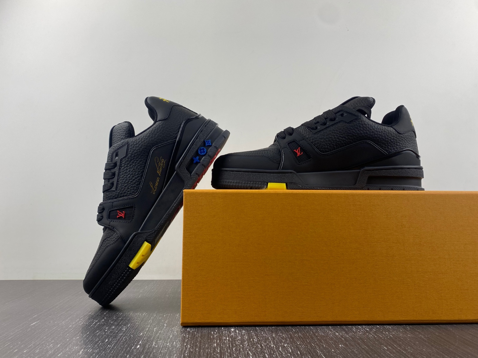 lwe sneaker