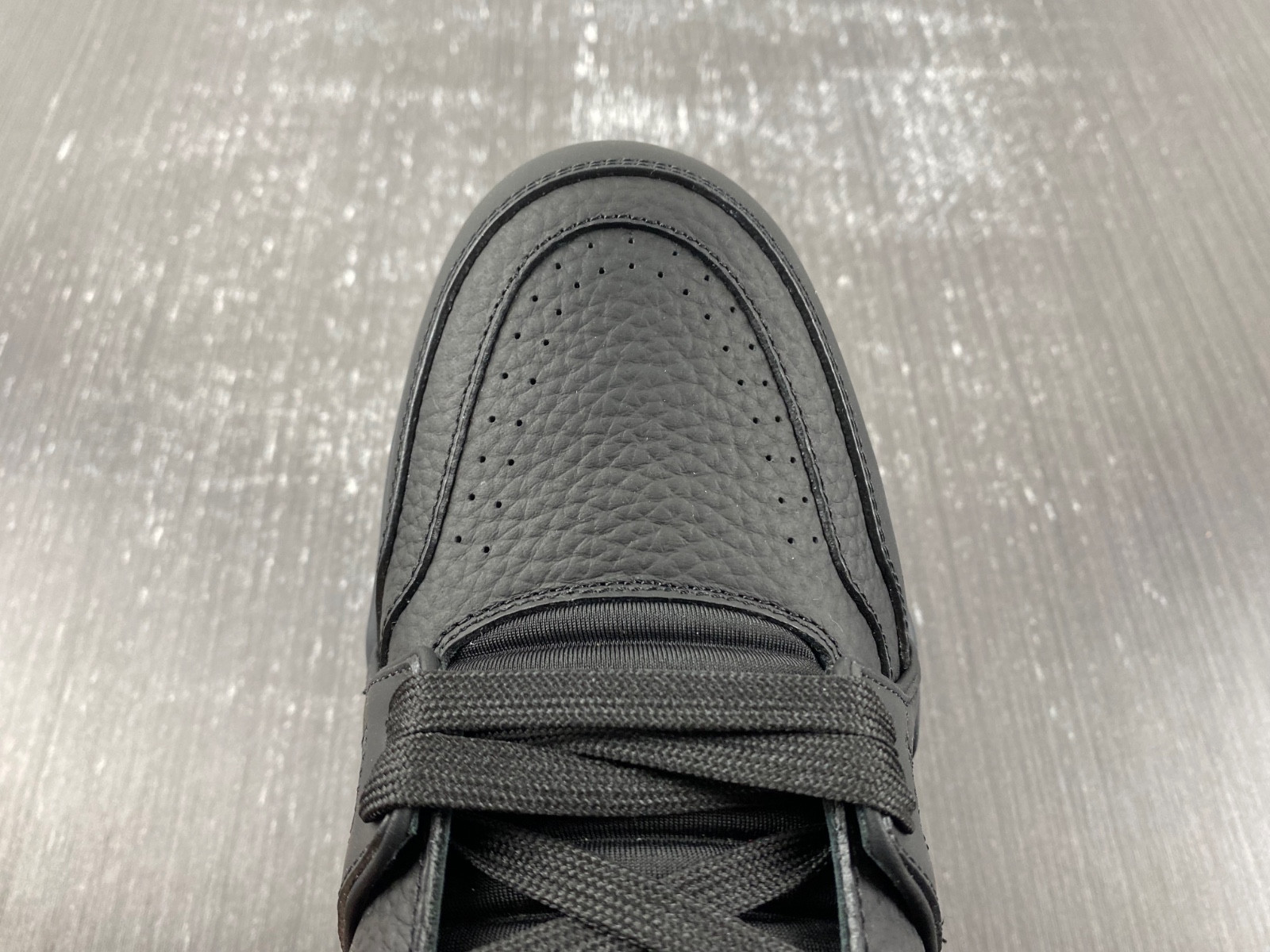 lwe sneaker