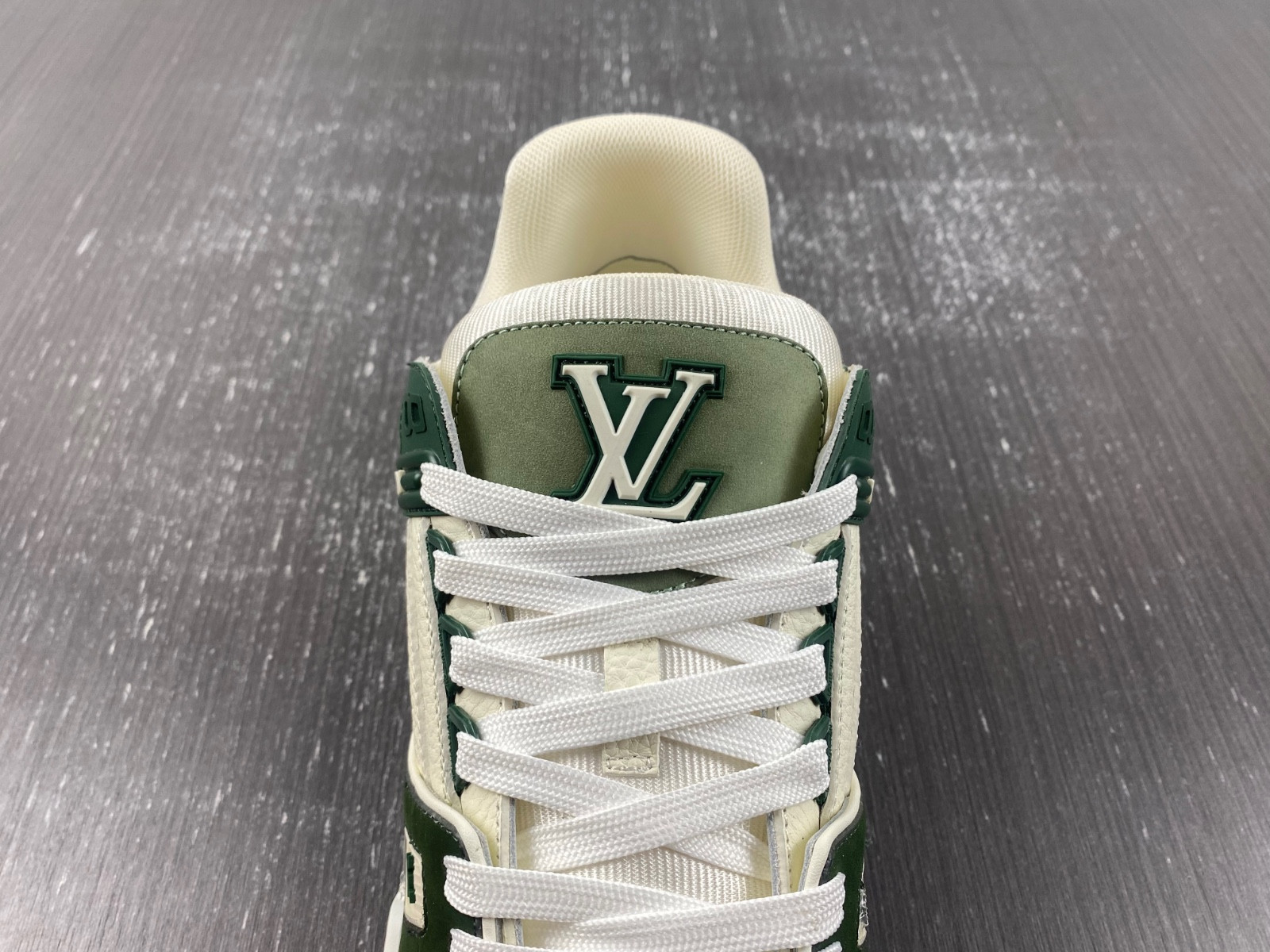 lwe sneaker
