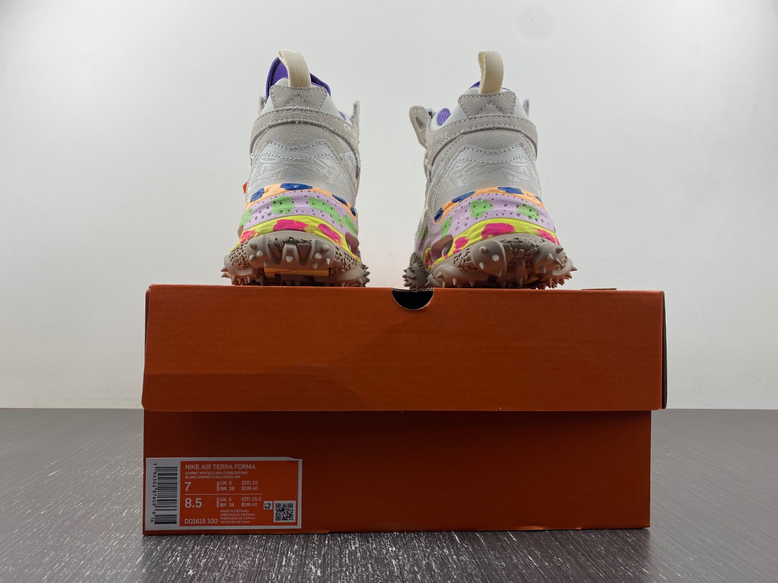 nike off white x air terra forma
