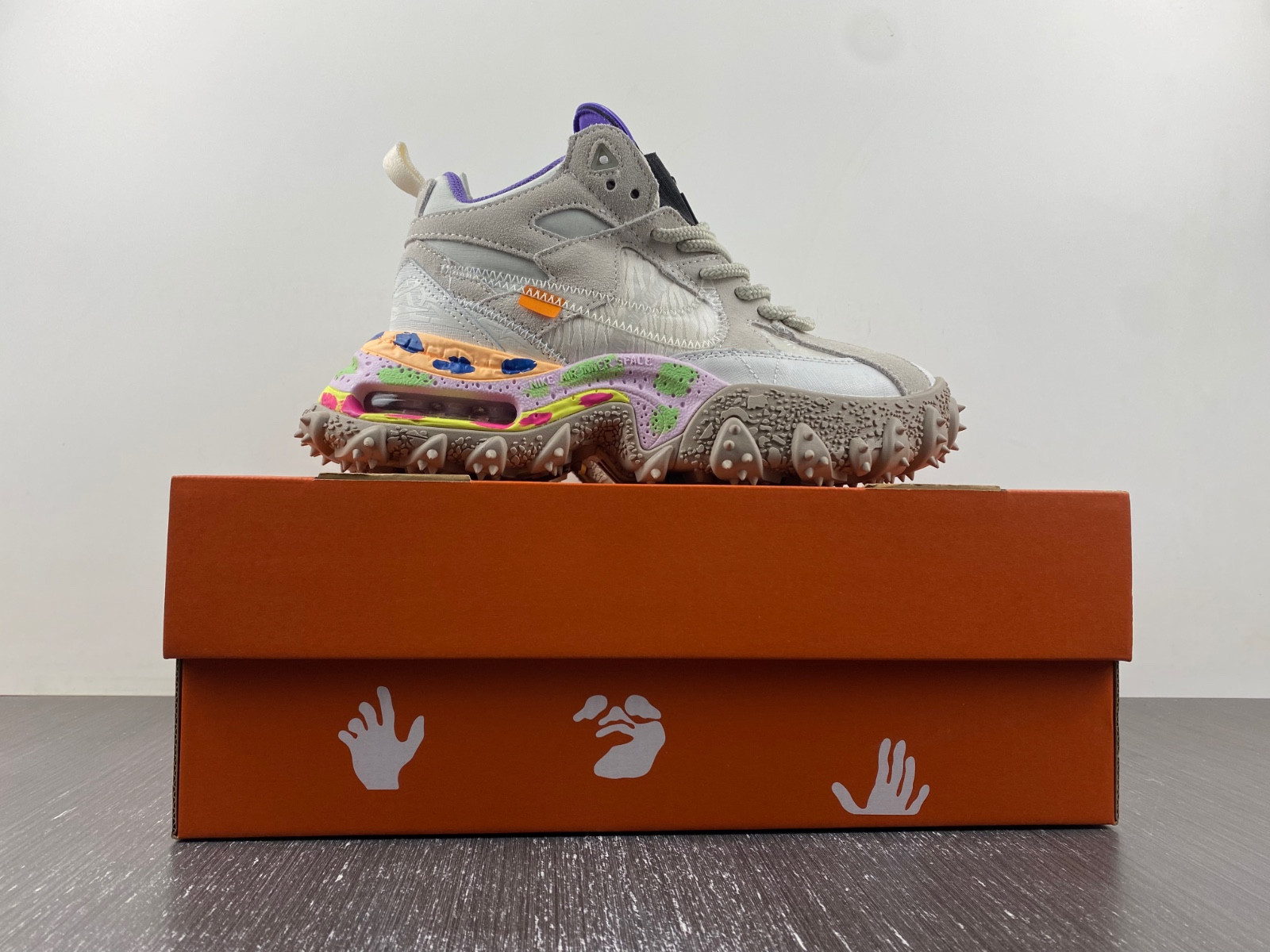 nike off white x air terra forma
