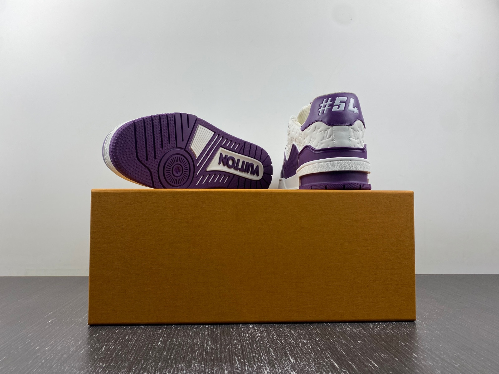 lwe sneaker