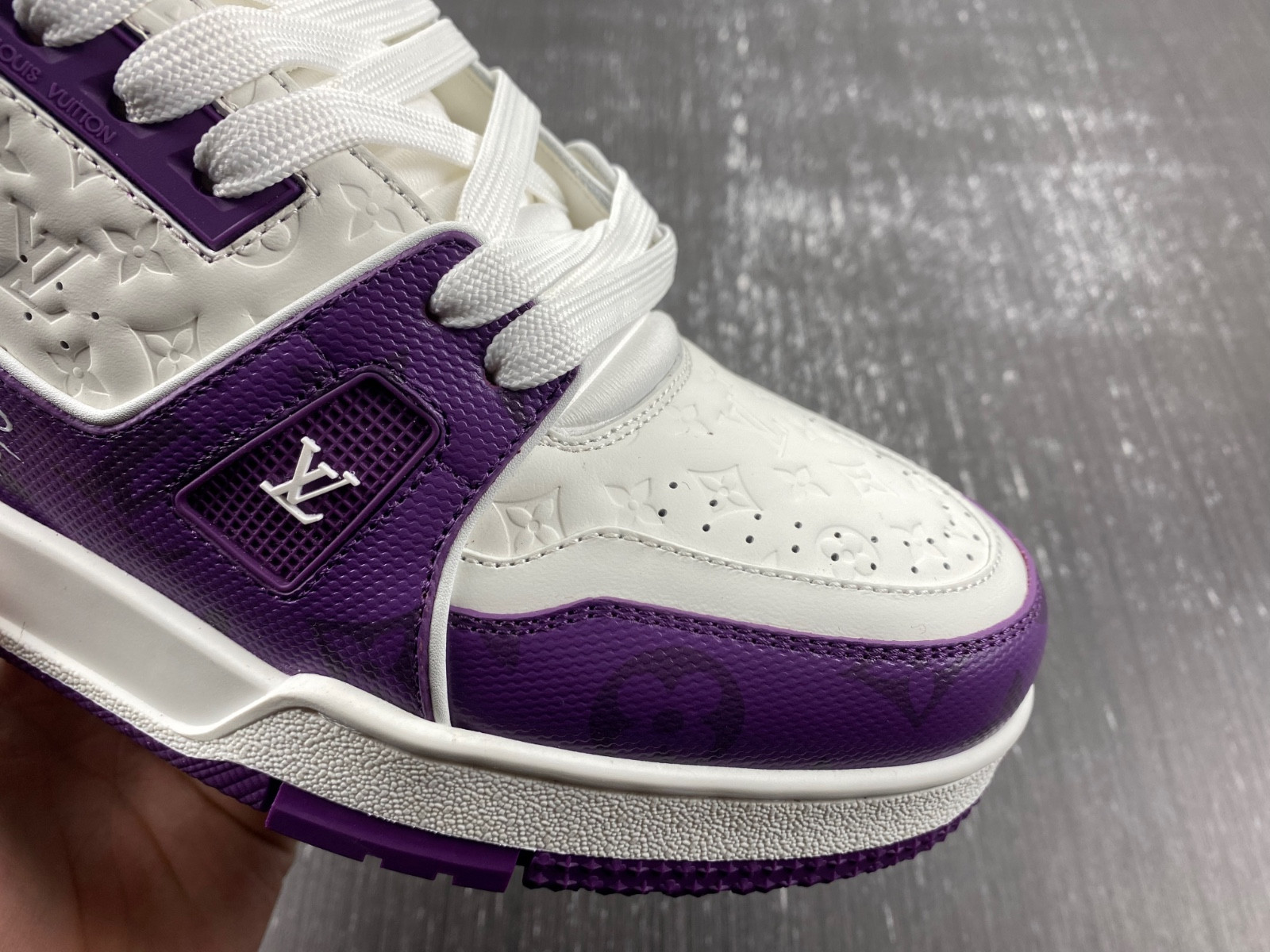 lwe sneaker