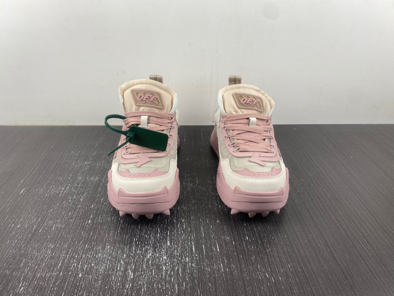 owt 19fw odsy-1000 sneakers
