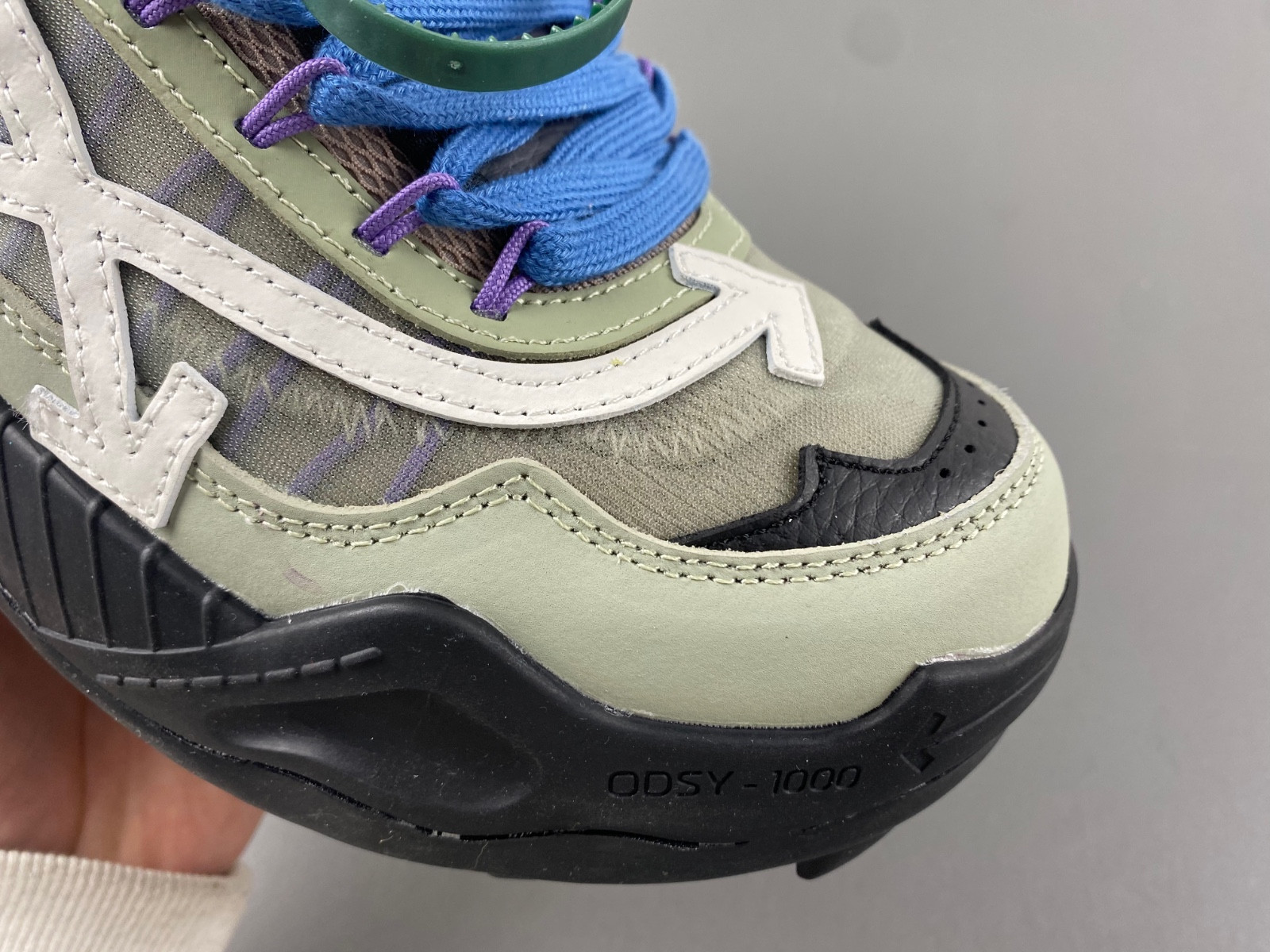 owt 19fw odsy-1000 sneakers