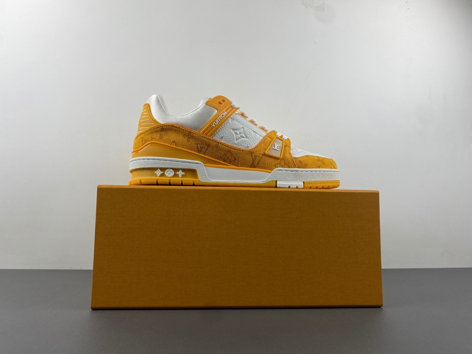 lwe sneaker