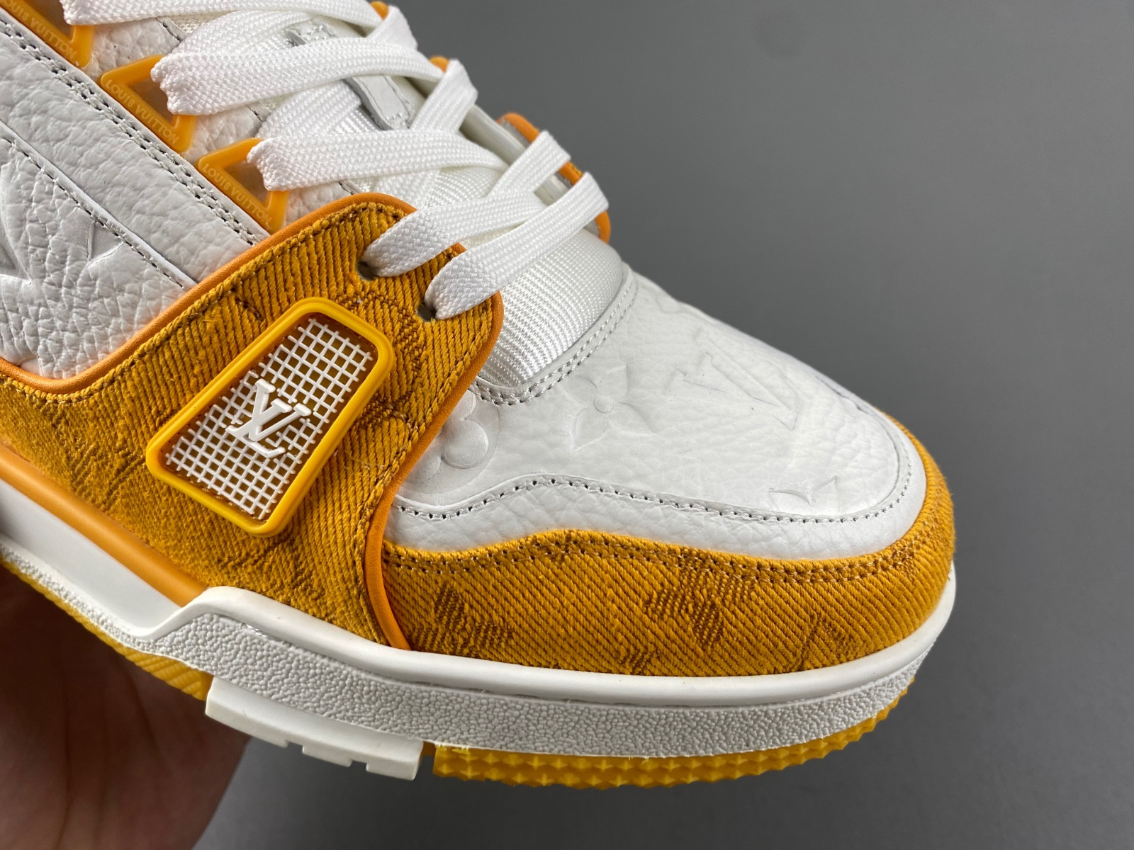 lwe sneaker