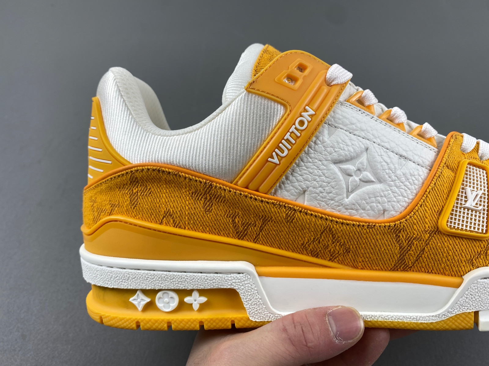lwe sneaker