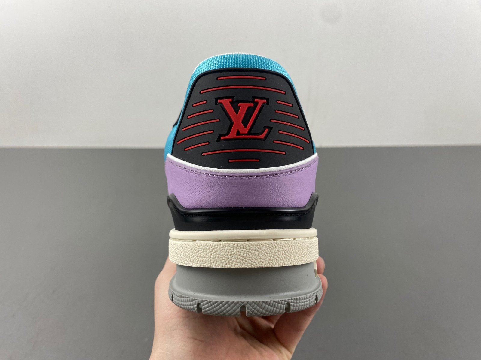 lwe sneaker