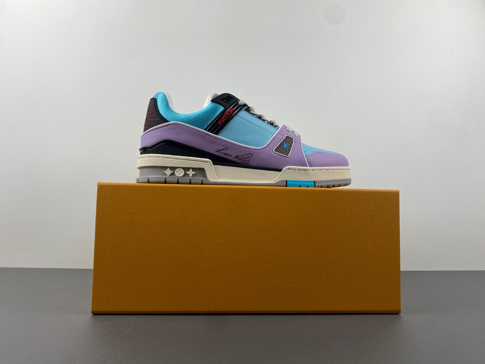 lwe sneaker
