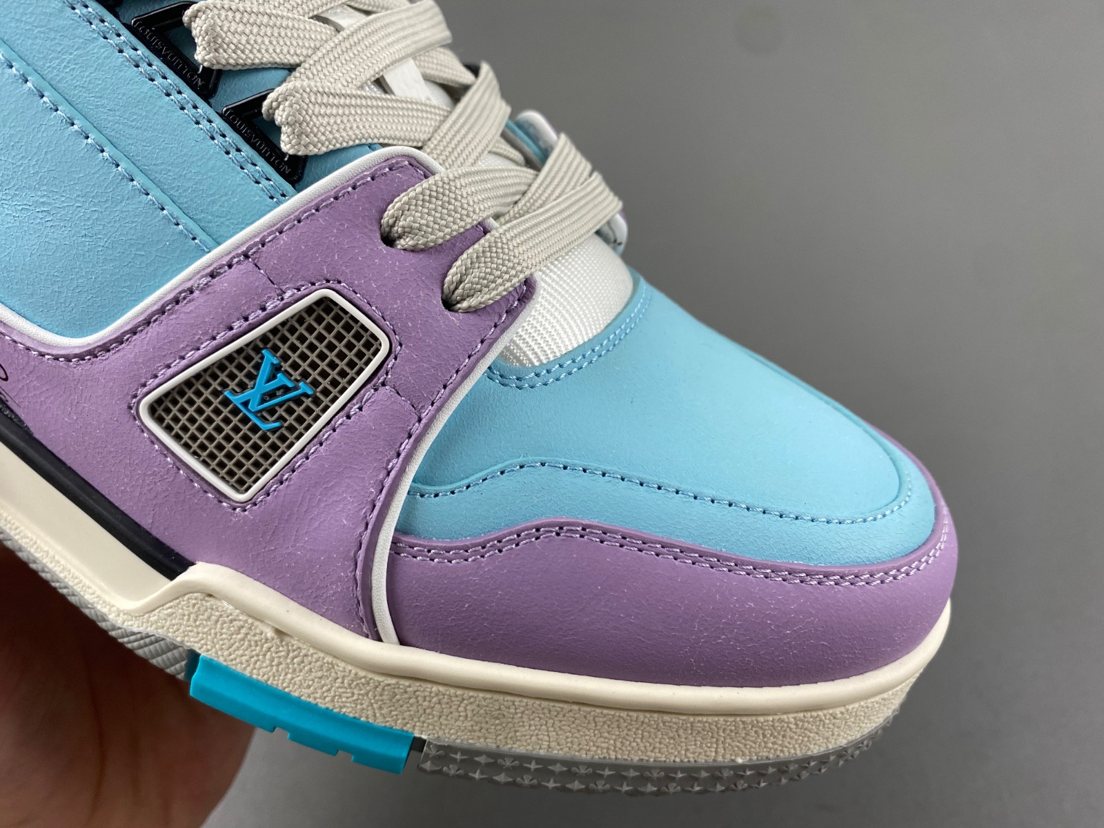 lwe sneaker