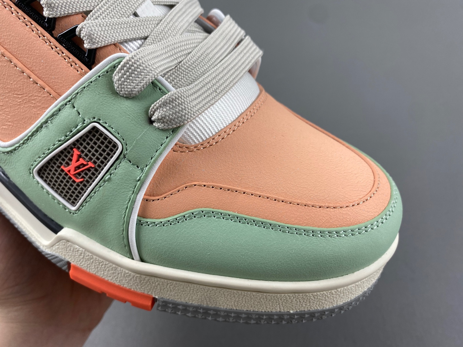 lwe sneaker