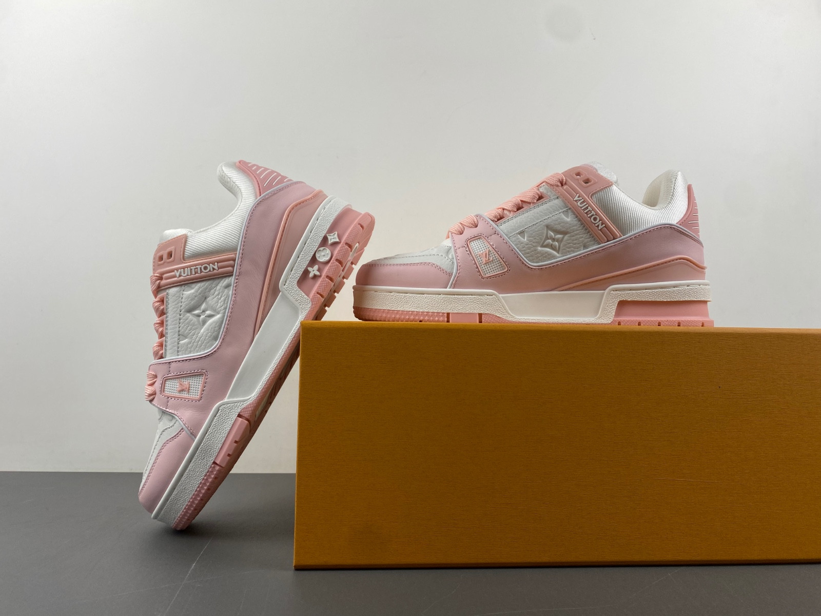 lwe sneaker