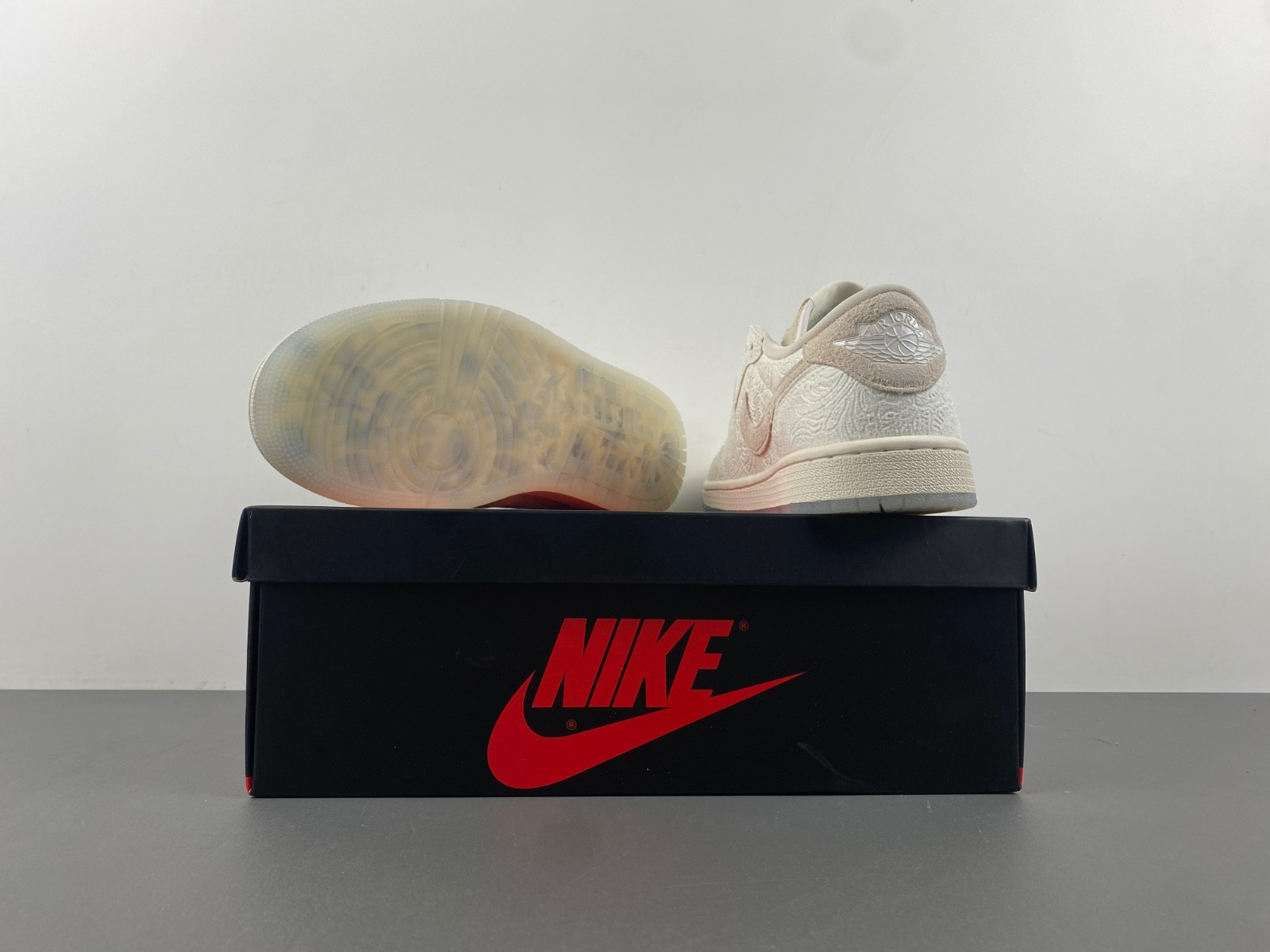 jordan 1 retro low og chris paul men