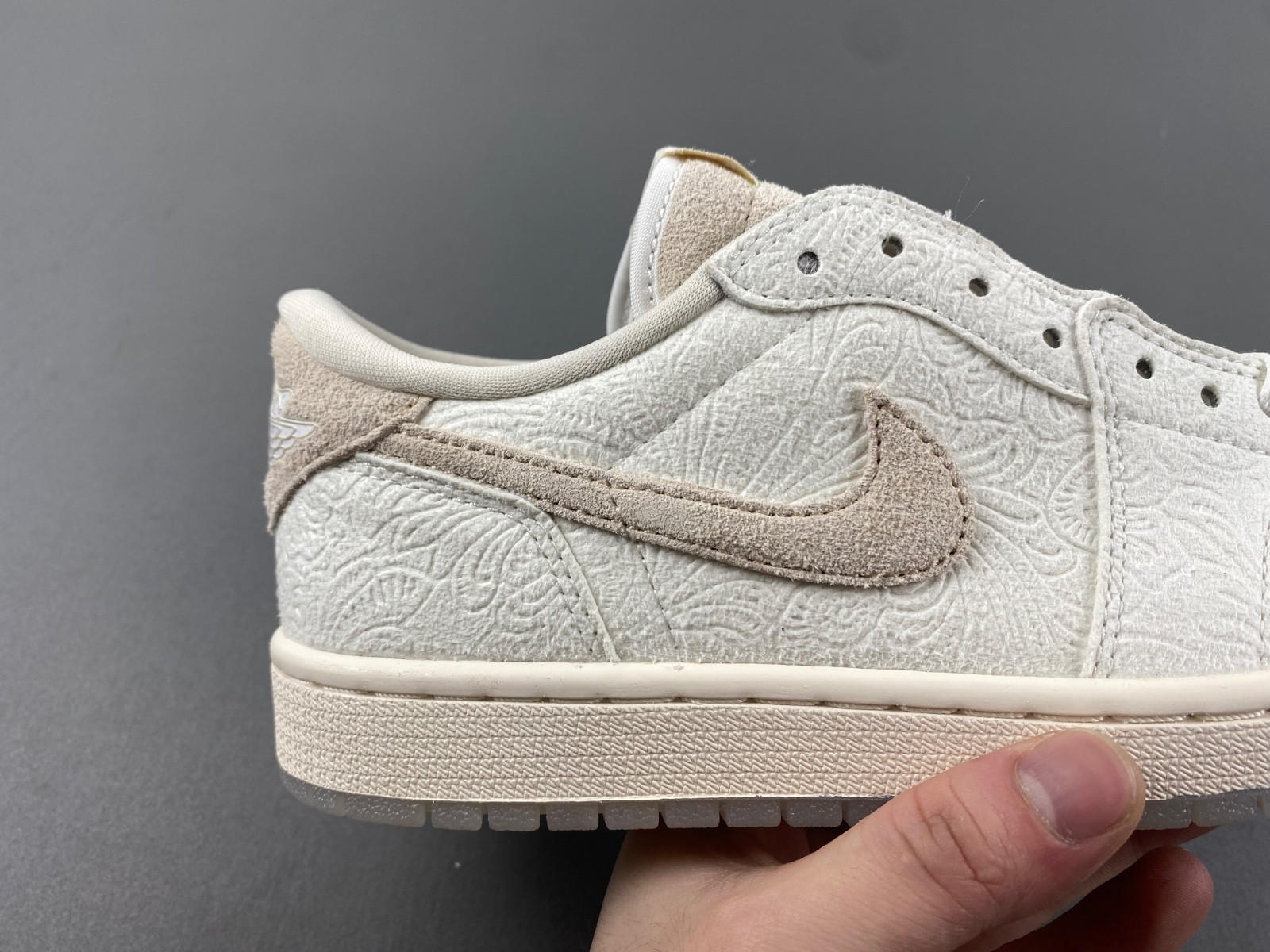 jordan 1 retro low og chris paul men