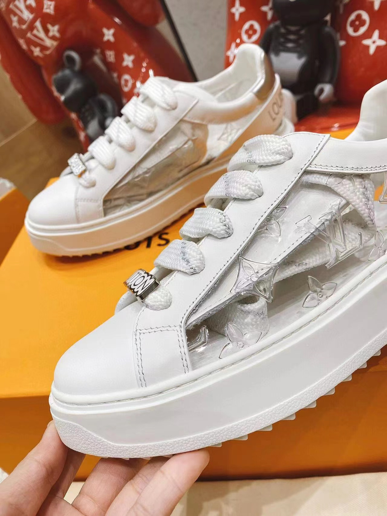 lu sneaker