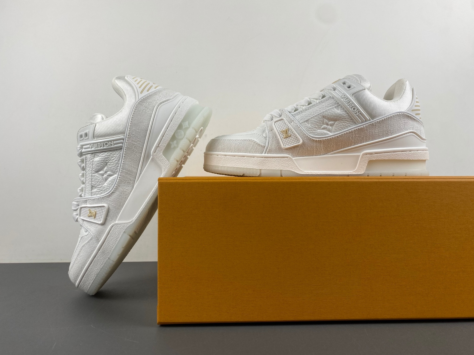 lwe sneaker