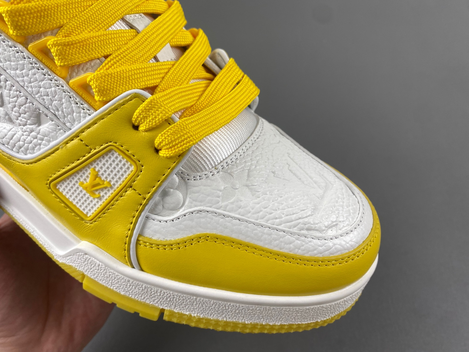 lwe sneaker