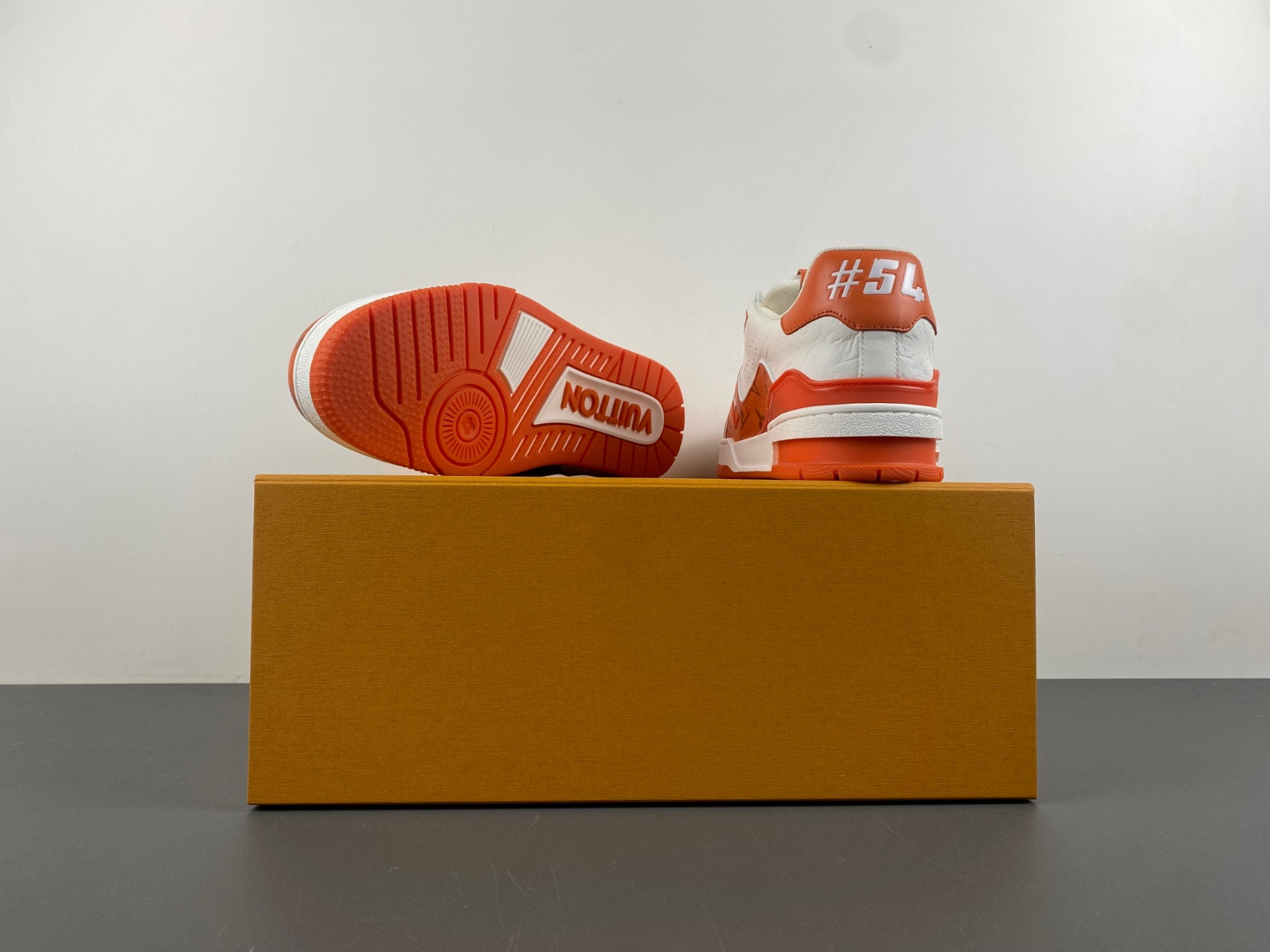 lwe sneaker
