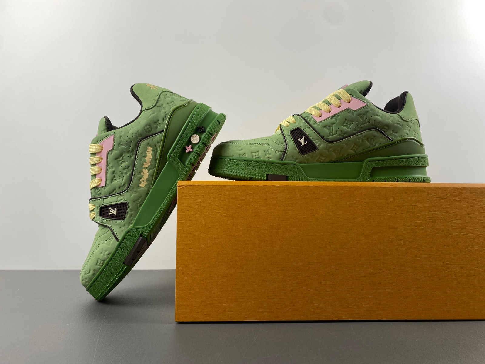 lwe sneaker