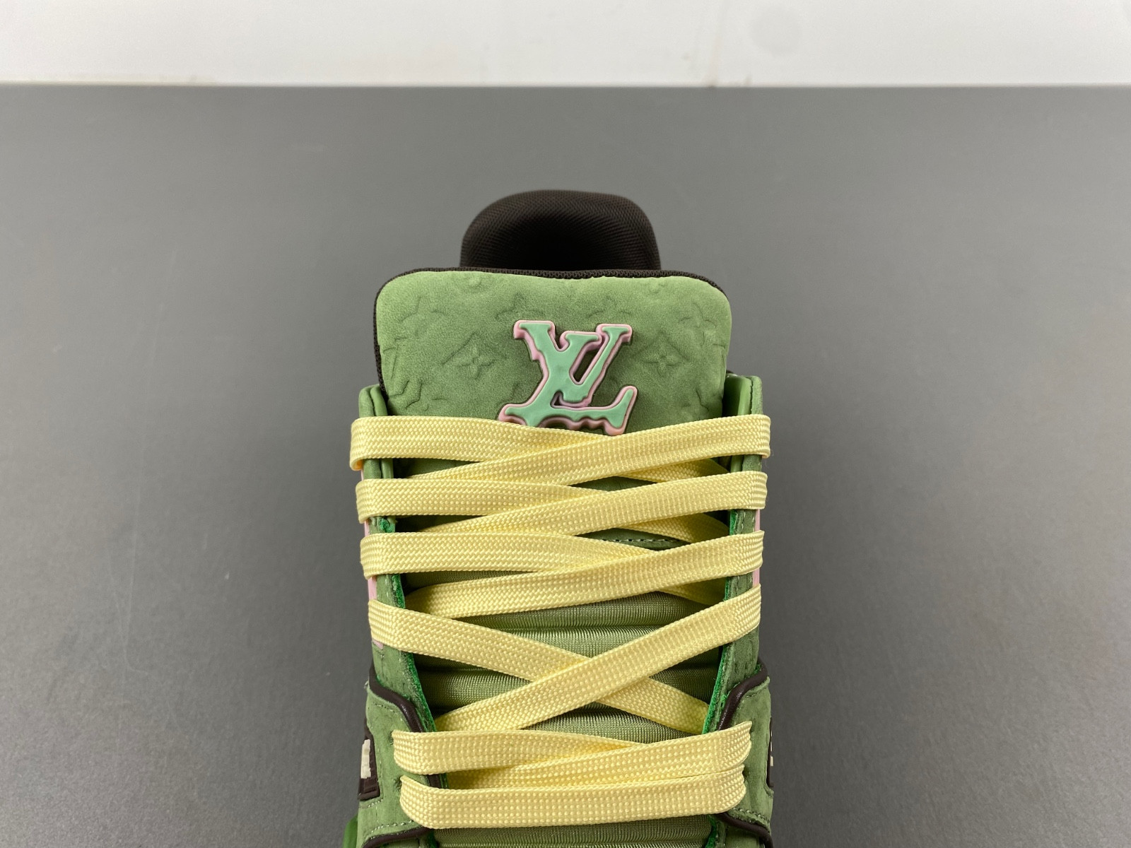 lwe sneaker