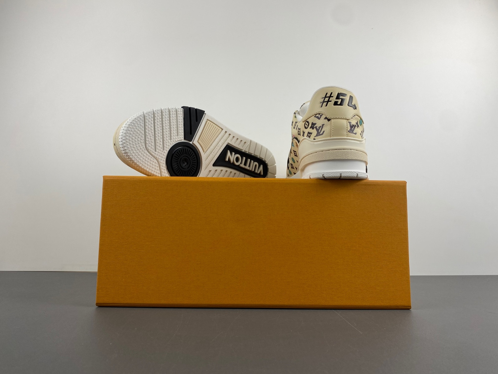 lwe sneaker