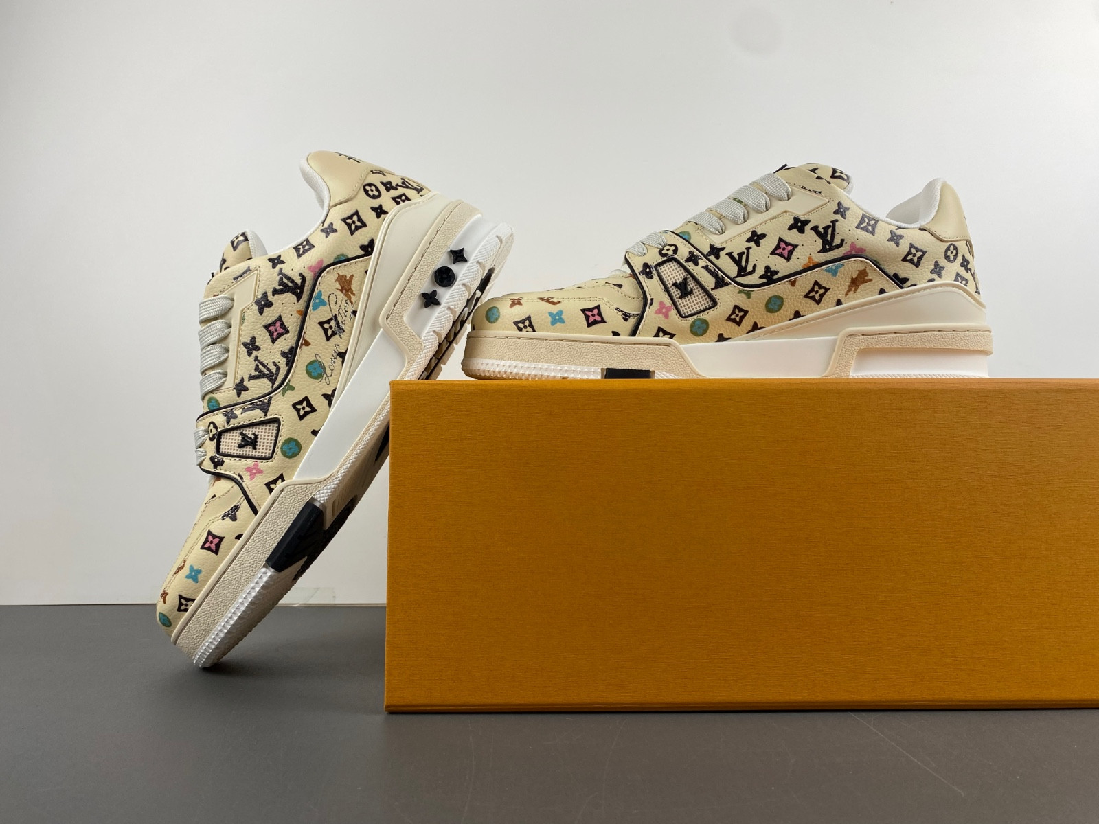lwe sneaker