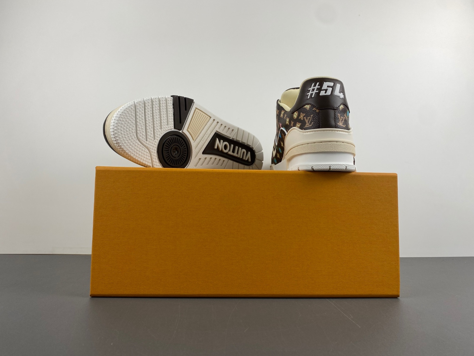 lwe sneaker