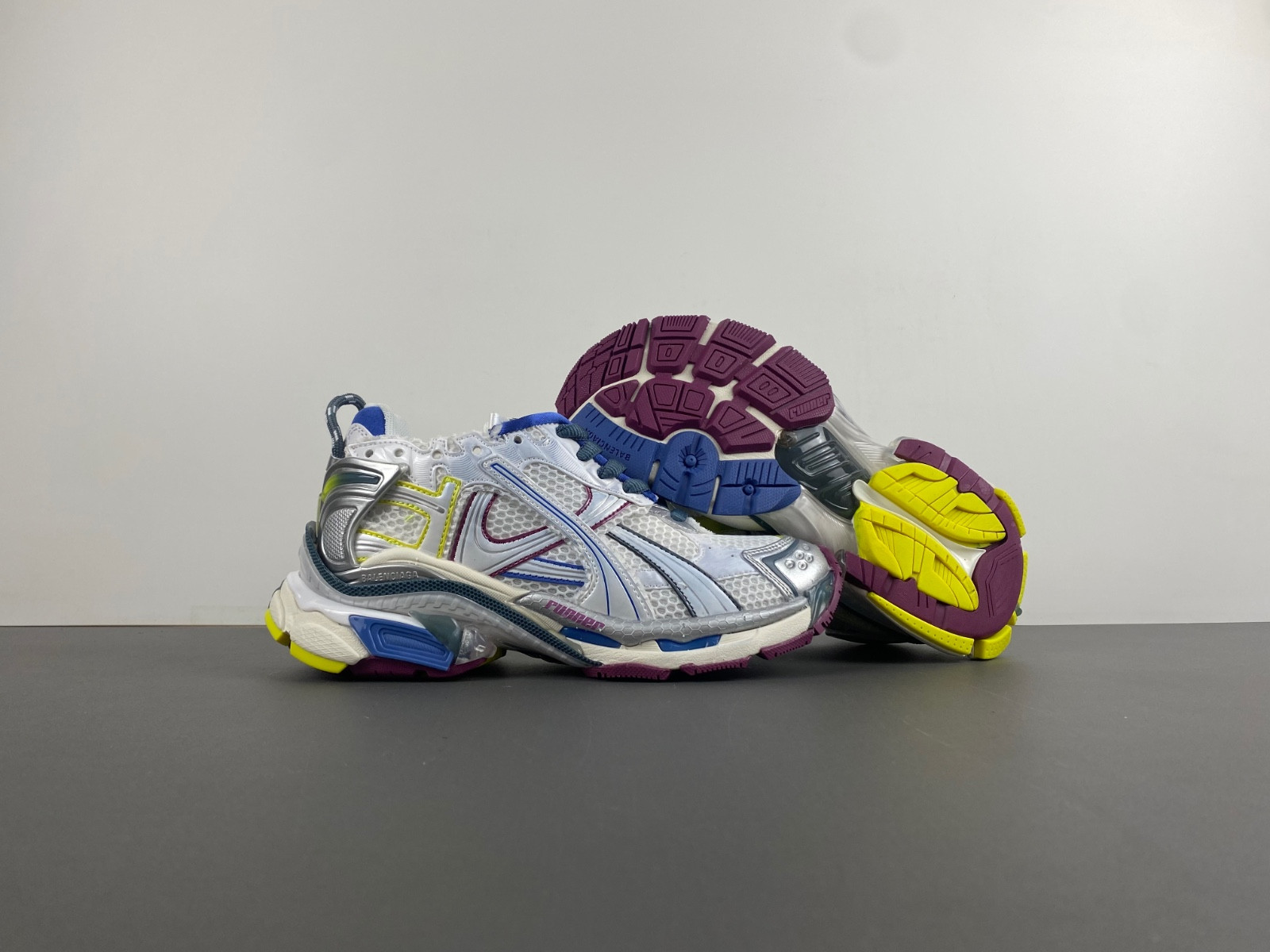 Ba*len*cia*ga runner sneaker in white
