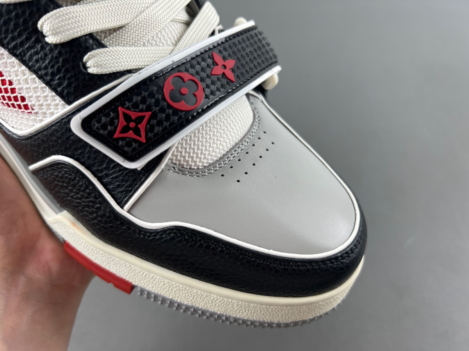 lwe sneaker