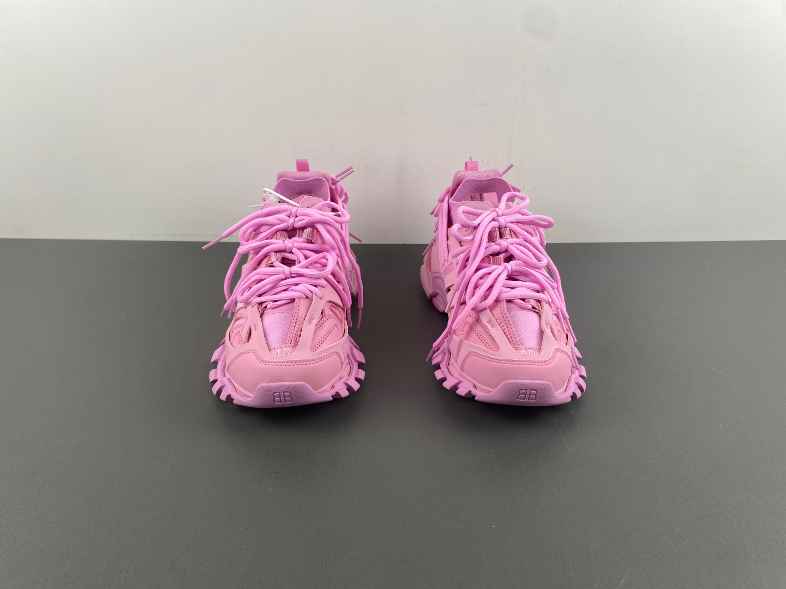 Ba*len*cia*ga pink sport shoes 