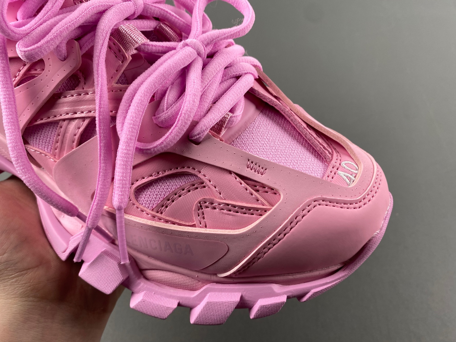 Ba*len*cia*ga pink sport shoes 