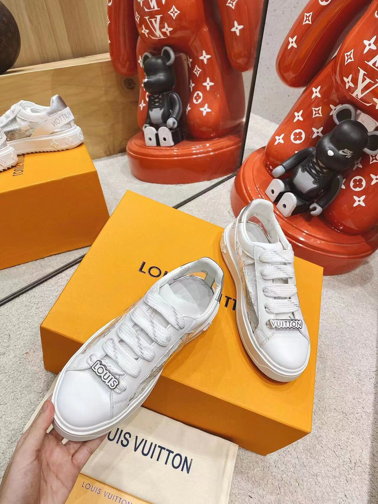 lu sneaker