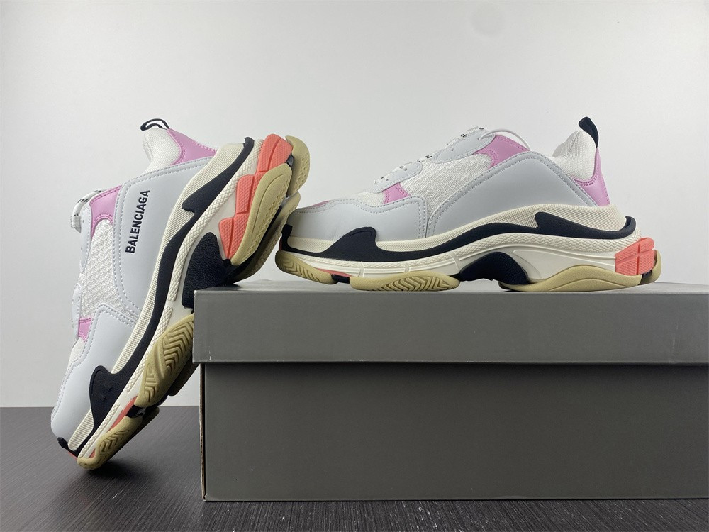 Ba*len*cia*ga triple s