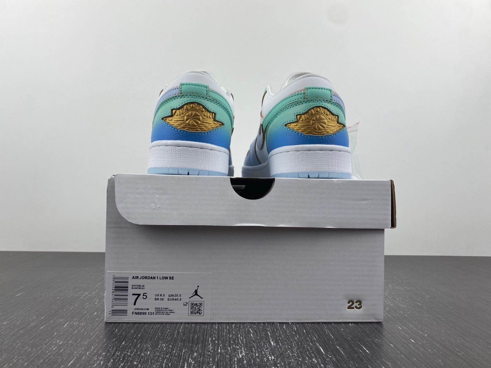 air jordan 1 low se emerald rise fn8899-131