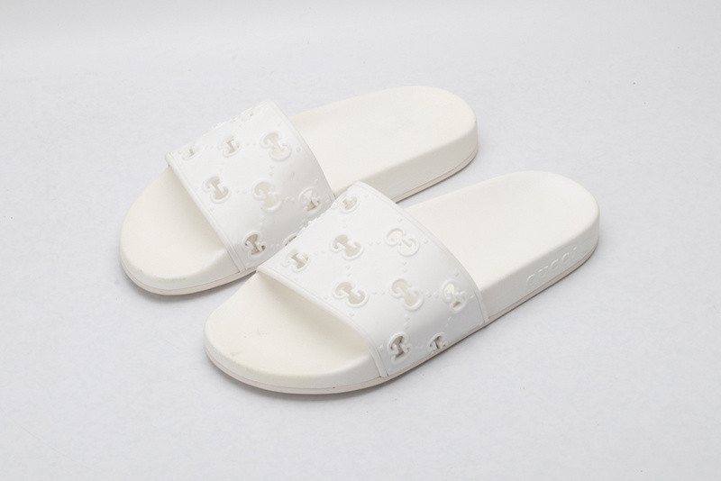 G*u*i slides all white